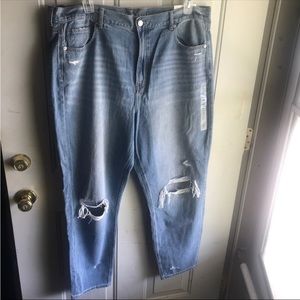 American Eagle Distressed Light Wash Mom Jean Size 20 Long